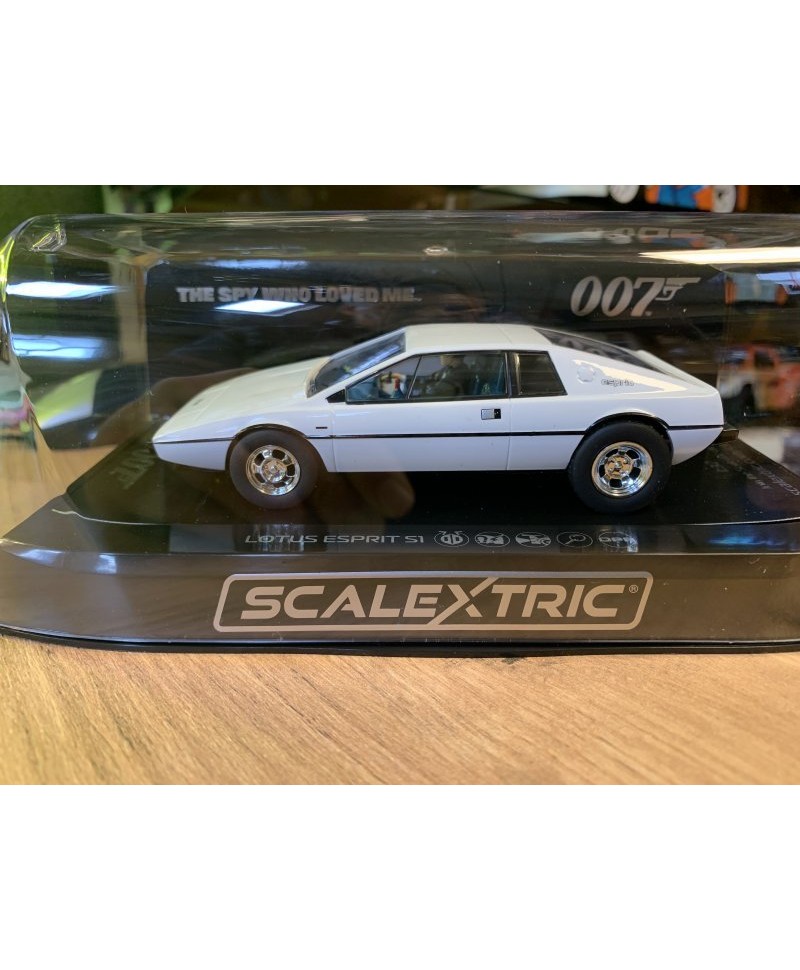 Scalextric Coche James Bond Lotus Esprit S1 - Edición El Espía Que Me Amó, Escala 1:32