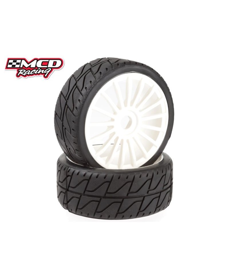 MCD Racing - Set de pneus piste 1-5 - 180mm Soft (RS) - Jantes Blanches collées - (2pcs) 100231X
