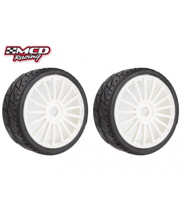 MCD Racing - Set de pneus piste 1-5 - 180mm Soft (RS) - Jantes Blanches collées - (2pcs) 100231X